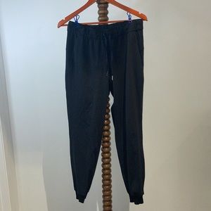 Lululemon On the Fly Jogger full length Black, womens sz 6, Travel Commute